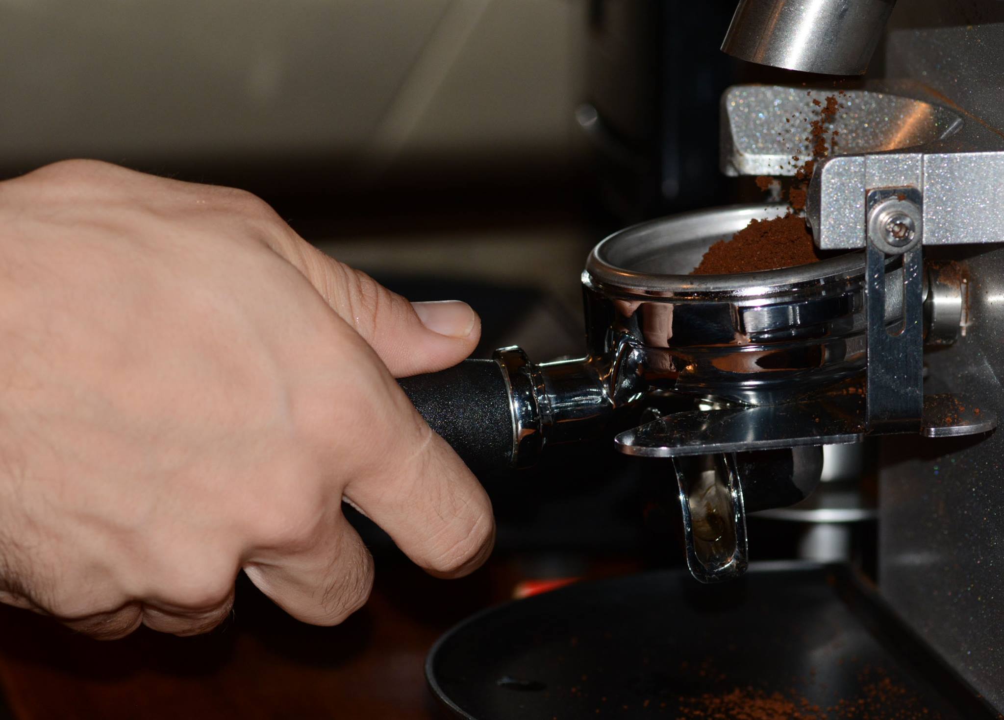 Por qué necesitas una Cafetera que muele el café?