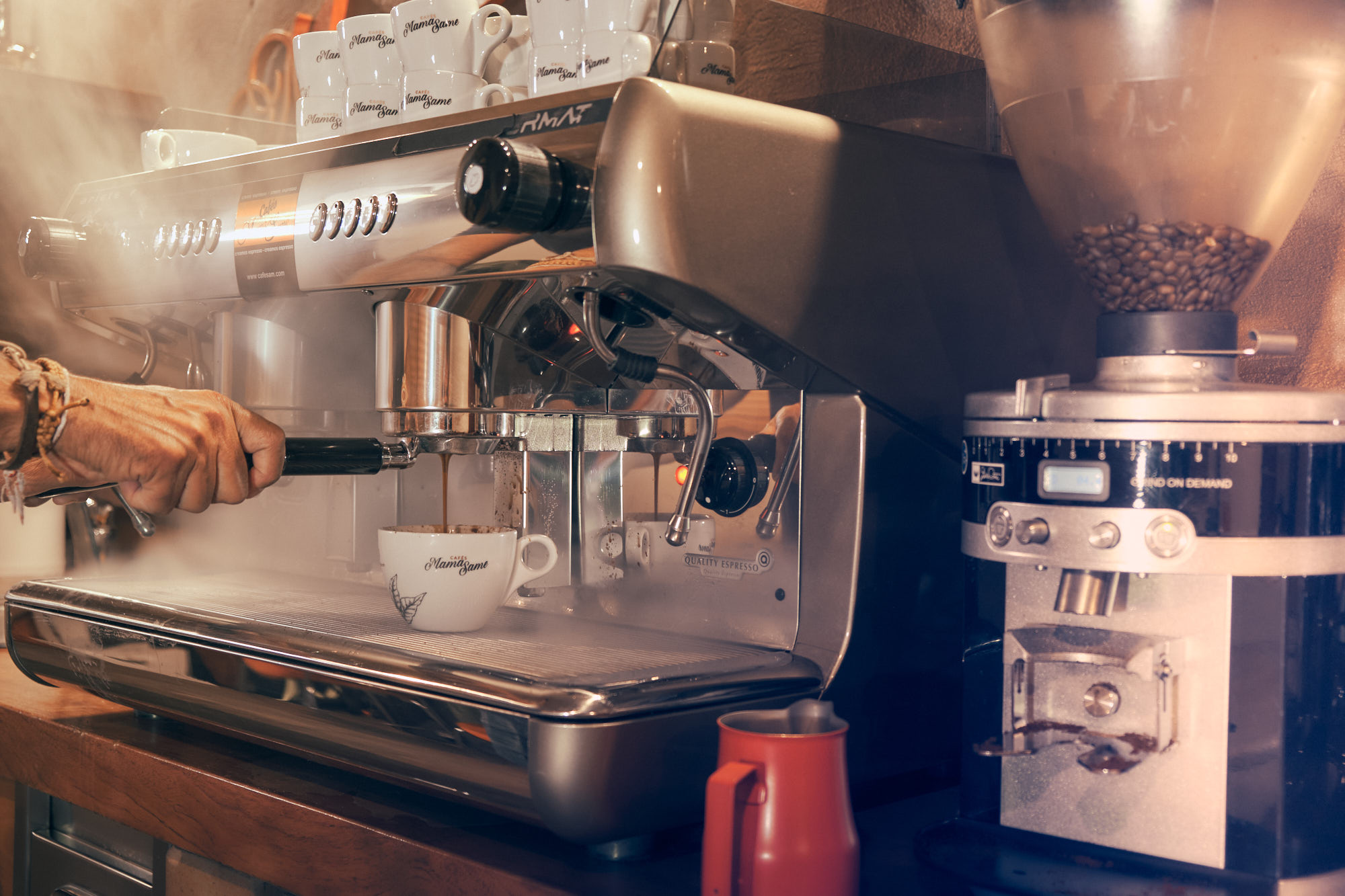 Arena Estación piel Cómo funciona la máquina espresso? | Cafés Mama Same